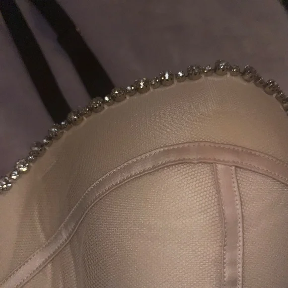 VS Dream Angel Corset 36D - Picture 5 of 15